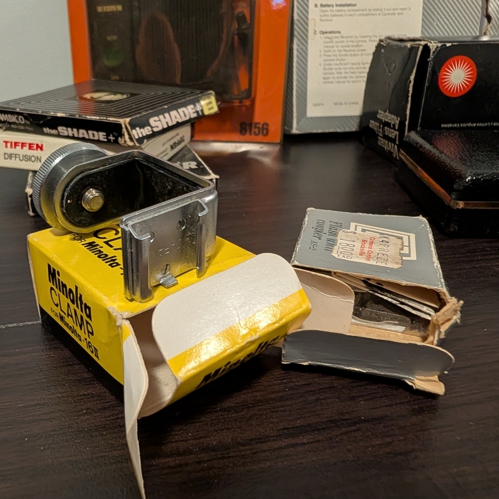 Vintage Camera Accessories Lot- Minolta, Ricoh Wireless Shutter, Polaroid, Flash - Picture 9 of 9